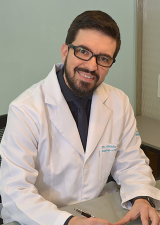 Dr. Vinícius Majdalani